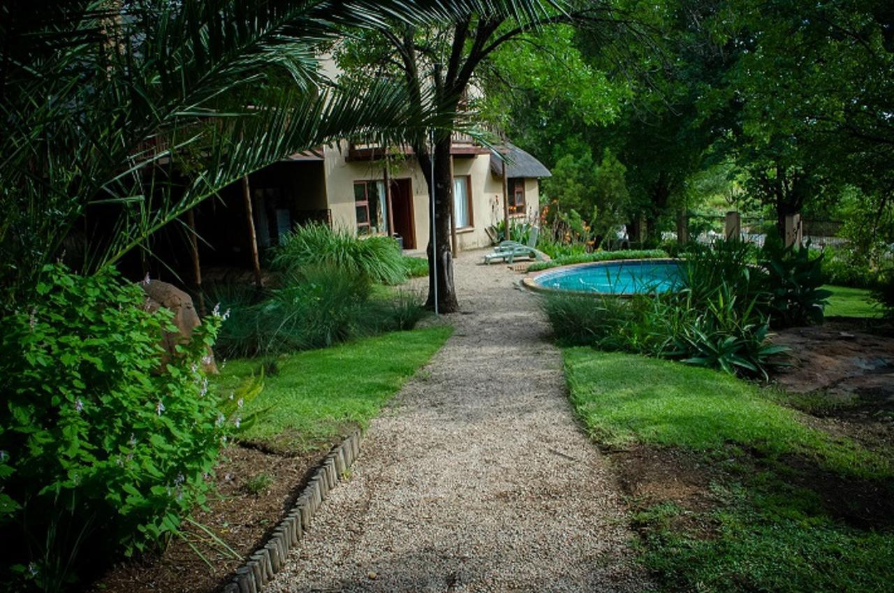 The Rivonia River Lodge ヨハネスブルグ エクステリア 写真
