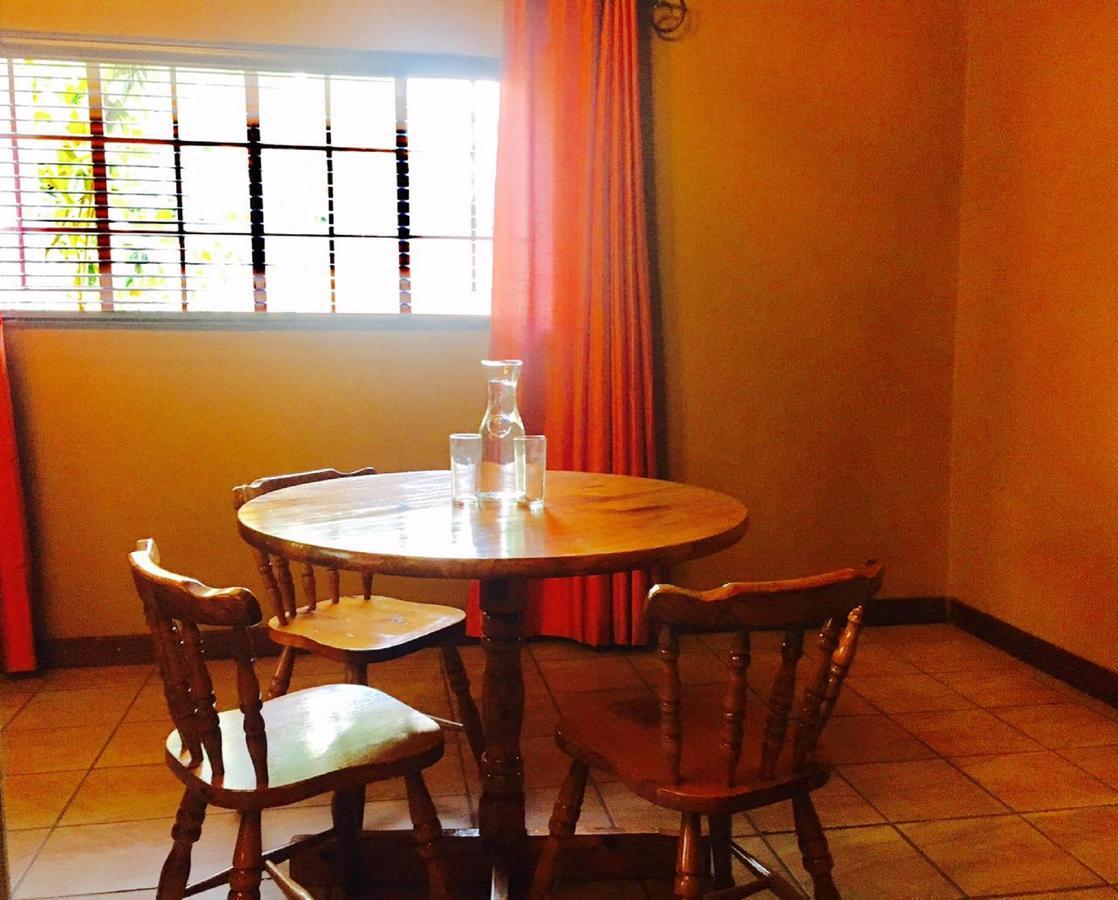 The Rivonia River Lodge ヨハネスブルグ エクステリア 写真
