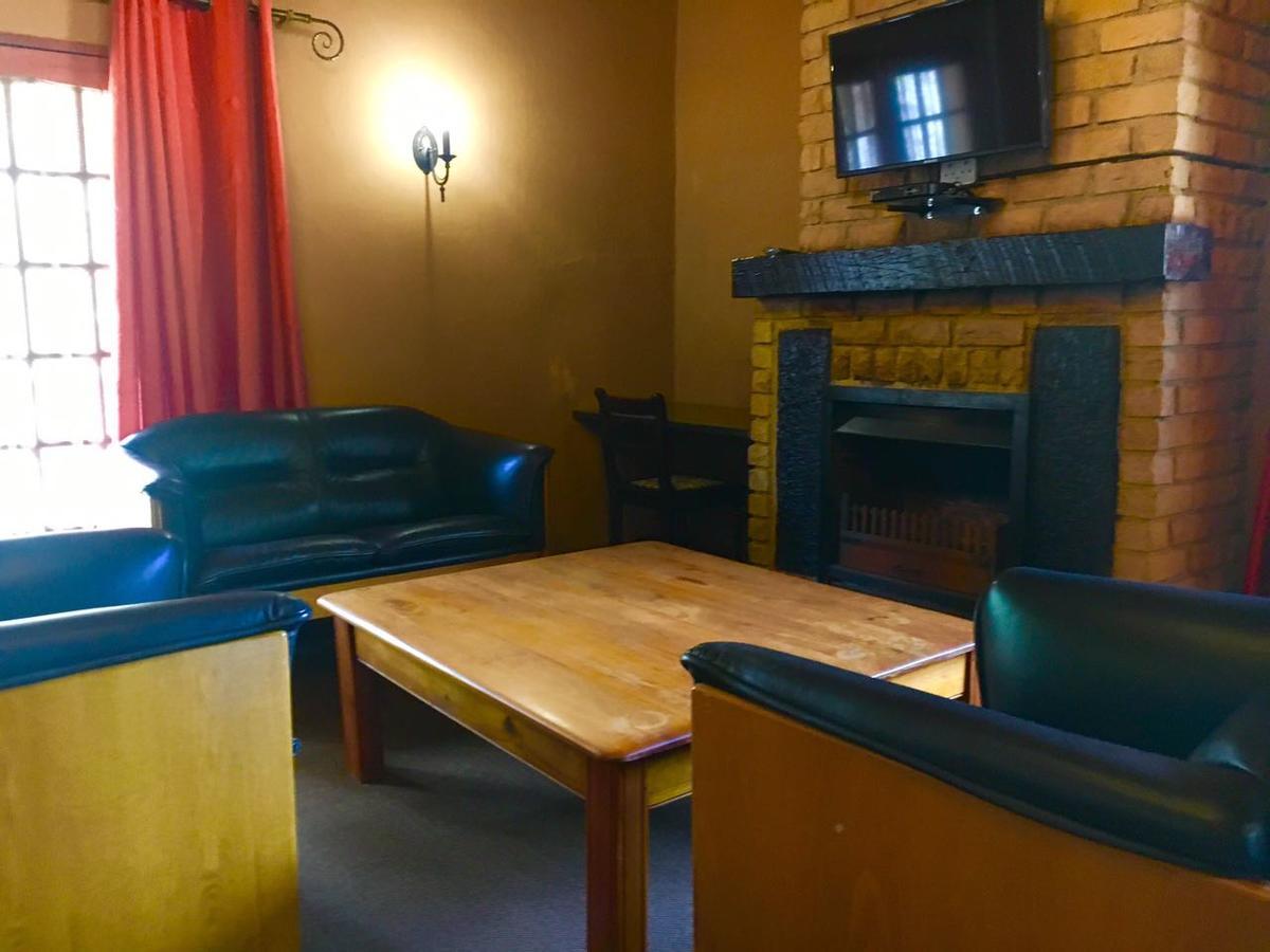 The Rivonia River Lodge ヨハネスブルグ エクステリア 写真