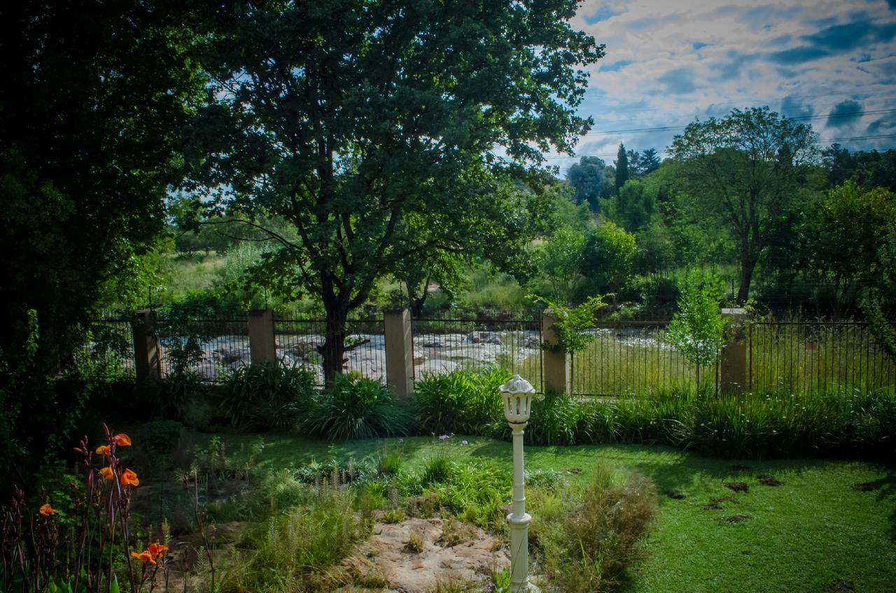 The Rivonia River Lodge ヨハネスブルグ エクステリア 写真